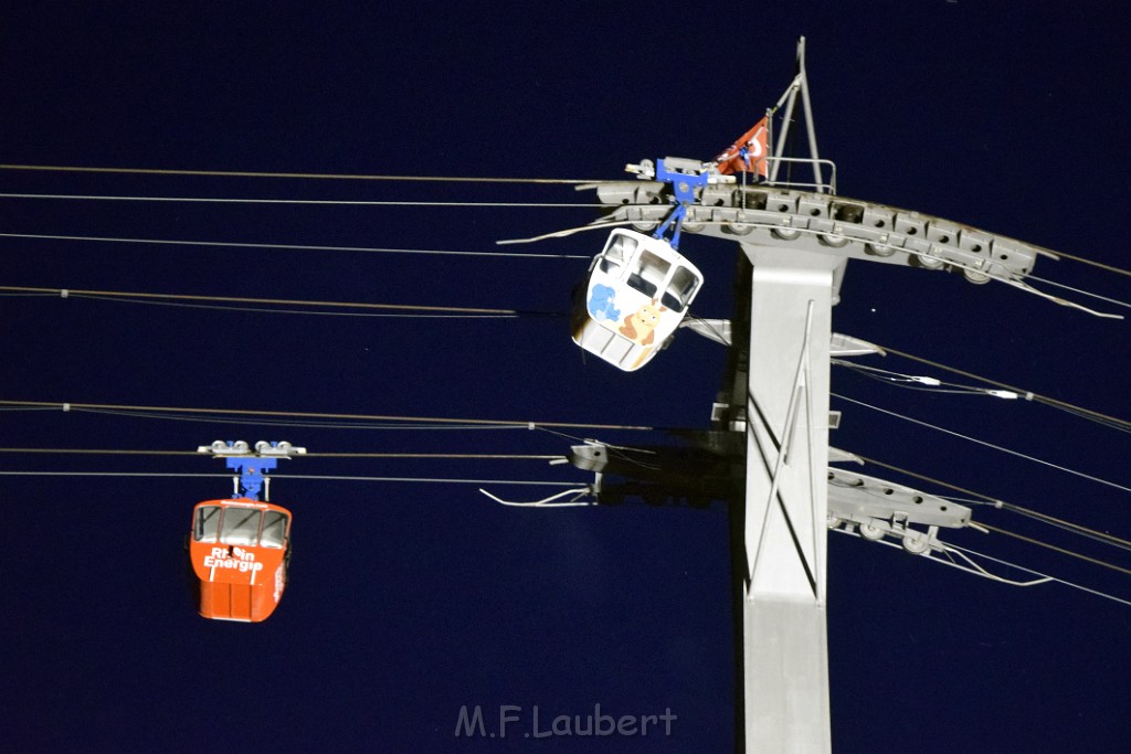 Koelner Seilbahn Gondel blieb haengen Koeln Linksrheinisch P862.JPG - Miklos Laubert